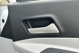 多拉大面&nbsp;电动封闭厢货驾驶室图片