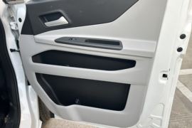 多拉大面&nbsp;电动封闭厢货驾驶室图片