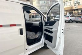 多拉大面&nbsp;电动封闭厢货驾驶室图片