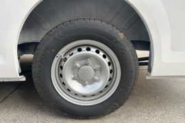 多拉大面&nbsp;电动封闭厢货底盘图片