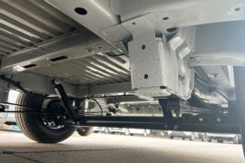 多拉大面&nbsp;电动封闭厢货底盘图片