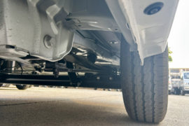 多拉大面&nbsp;电动封闭厢货底盘图片