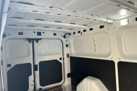 多拉大面&nbsp;电动封闭厢货货厢图片