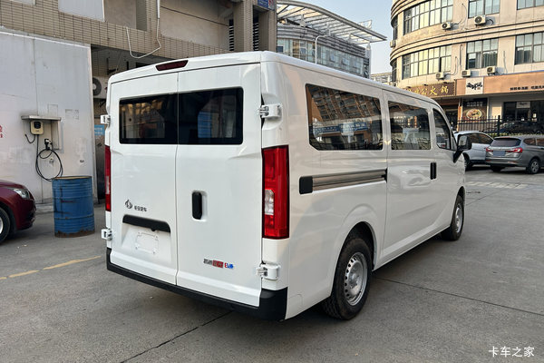 疯狂促销，直降0.2万！包头市跨越星光电动封闭厢货系列优惠价