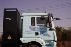 陕汽德龙新M3000 轻量化版 6X4 纯电动牵引车 宁德时代400.61kWh