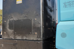 青岛解放 JH6重卡 6X4 纯电动牵引车423.936kWh