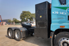 青岛解放 JH6重卡 6X4 纯电动牵引车423.936kWh