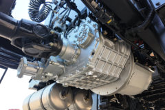 青岛解放 JH6重卡 6X4 纯电动牵引车423.936kWh