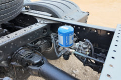 青岛解放 JH6重卡 6X4 纯电动牵引车423.936kWh