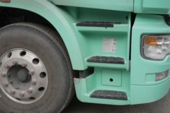 联合卡车 电麒麟 标载充电版 6X4 平顶纯电动牵引车 宁德时代400.61kWh