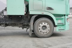 联合卡车 电麒麟 标载充电版 6X4 平顶纯电动牵引车 宁德时代400.61kWh