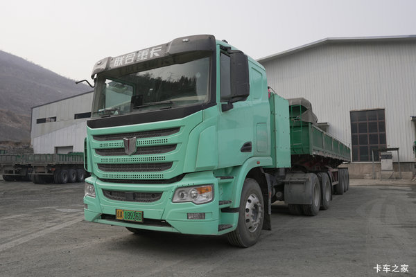 联合卡车 电麒麟 标载版 6X4 平顶 换电式纯电动牵引车 宁德时代400.61kWh