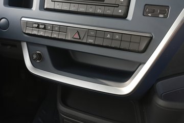 Զ�� X7E 25T 6X4 ���綯ǣ����422.87kWhͼƬ