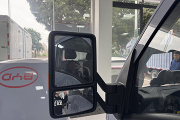 ���ǵ�T4 �Ƹ��� 3.815�׵��Ŵ��綯��դʽ�Ῠ ����62.3kWhͼƬ