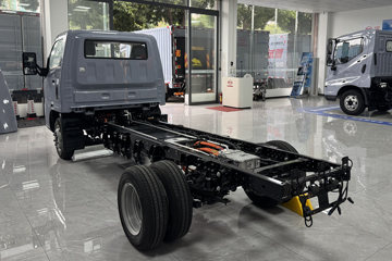 ���ǵ�T4 �Ƹ��� 3.815�׵��Ŵ��綯��դʽ�Ῠ ����62.3kWhͼƬ