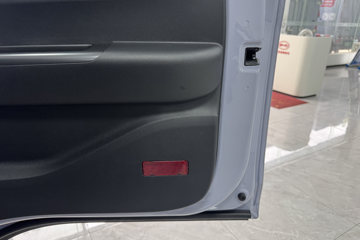 ���ǵ�T4 �Ƹ��� 3.815�׵��Ŵ��綯��դʽ�Ῠ ����62.3kWhͼƬ