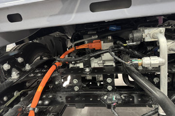 ���ǵ�T4 �Ƹ��� 3.815�׵��Ŵ��綯��դʽ�Ῠ ����62.3kWhͼƬ