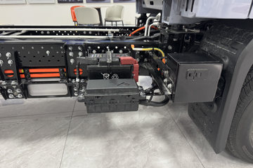 ���ǵ�T4 �Ƹ��� 3.815�׵��Ŵ��綯��դʽ�Ῠ ����62.3kWhͼƬ