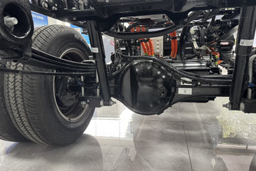 ���ǵ�T4 �Ƹ��� 3.815�׵��Ŵ��綯��դʽ�Ῠ ����62.3kWhͼƬ