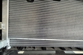 R5货运版&nbsp;电动封闭厢货底盘图片