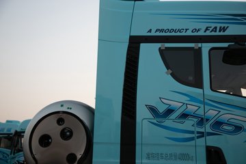 �ൺ���JH6 �������Ϸ��� 14.6L LNG 560���� 6X4 һ�����12�� ǣ����ͼƬ