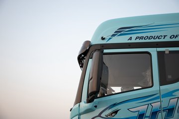 �ൺ���JH6 �������Ϸ��� 14.6L LNG 560���� 6X4 һ�����12�� ǣ����ͼƬ