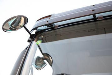 �ൺ���JH6 �������Ϸ��� 14.6L LNG 560���� 6X4 һ�����12�� ǣ����ͼƬ