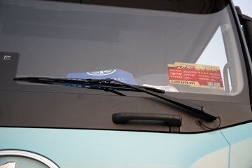 �ൺ���JH6 �������Ϸ��� 14.6L LNG 560���� 6X4 һ�����12�� ǣ����ͼƬ