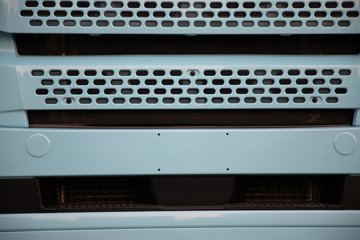 �ൺ���JH6 �������Ϸ��� 14.6L LNG 560���� 6X4 һ�����12�� ǣ����ͼƬ