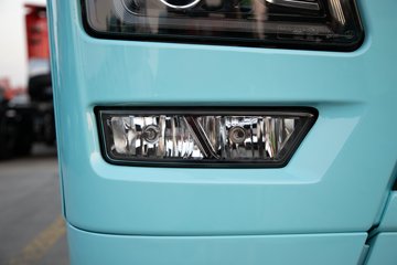 �ൺ���JH6 �������Ϸ��� 14.6L LNG 560���� 6X4 һ�����12�� ǣ����ͼƬ