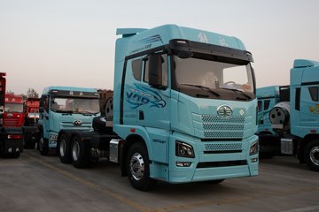 �ൺ���JH6 �������Ϸ��� 14.6L LNG 560���� 6X4 һ�����12�� ǣ����ͼƬ