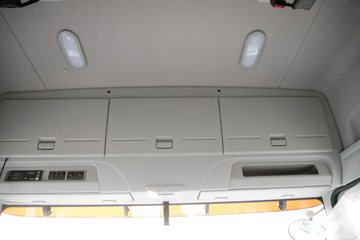 �ൺ���JH6 �������Ϸ��� 14.6L LNG 560���� 6X4 һ�����12�� ǣ����ͼƬ