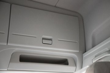 �ൺ���JH6 �������Ϸ��� 14.6L LNG 560���� 6X4 һ�����12�� ǣ����ͼƬ