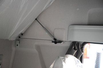 �ൺ���JH6 �������Ϸ��� 14.6L LNG 560���� 6X4 һ�����12�� ǣ����ͼƬ