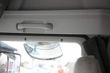 �ൺ���JH6 �������Ϸ��� 14.6L LNG 560���� 6X4 һ�����12�� ǣ����ͼƬ