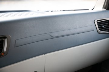 �ൺ���JH6 �������Ϸ��� 14.6L LNG 560���� 6X4 һ�����12�� ǣ����ͼƬ