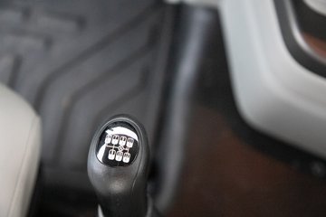 �ൺ���JH6 �������Ϸ��� 14.6L LNG 560���� 6X4 һ�����12�� ǣ����ͼƬ