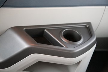 �ൺ���JH6 �������Ϸ��� 14.6L LNG 560���� 6X4 һ�����12�� ǣ����ͼƬ