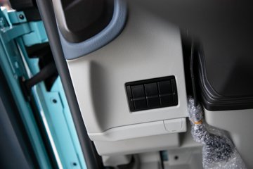 �ൺ���JH6 �������Ϸ��� 14.6L LNG 560���� 6X4 һ�����12�� ǣ����ͼƬ