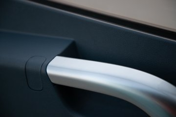 �ൺ���JH6 �������Ϸ��� 14.6L LNG 560���� 6X4 һ�����12�� ǣ����ͼƬ