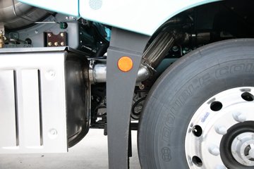 �ൺ���JH6 �������Ϸ��� 14.6L LNG 560���� 6X4 һ�����12�� ǣ����ͼƬ