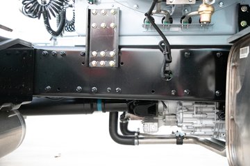 �ൺ���JH6 �������Ϸ��� 14.6L LNG 560���� 6X4 һ�����12�� ǣ����ͼƬ