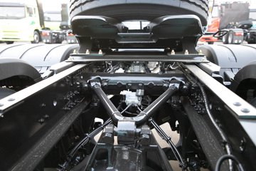 �ൺ���JH6 �������Ϸ��� 14.6L LNG 560���� 6X4 һ�����12�� ǣ����ͼƬ