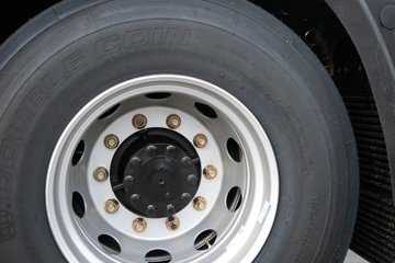 �ൺ���JH6 �������Ϸ��� 14.6L LNG 560���� 6X4 һ�����12�� ǣ����ͼƬ