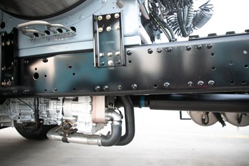 �ൺ���JH6 �������Ϸ��� 14.6L LNG 560���� 6X4 һ�����12�� ǣ����ͼƬ