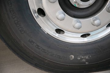 �ൺ���JH6 �������Ϸ��� 14.6L LNG 560���� 6X4 һ�����12�� ǣ����ͼƬ