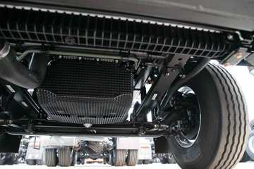 �ൺ���JH6 �������Ϸ��� 14.6L LNG 560���� 6X4 һ�����12�� ǣ����ͼƬ