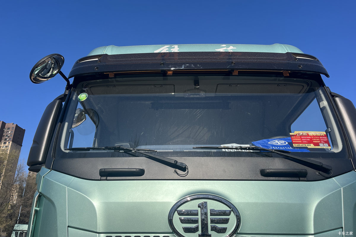 �ൺ���JH6 �����2.0 12.5L���� 580���� 8X4 ��ʿ��16�� AMT�Զ��� 9.5���Ű��դʽ�ػ������                                                