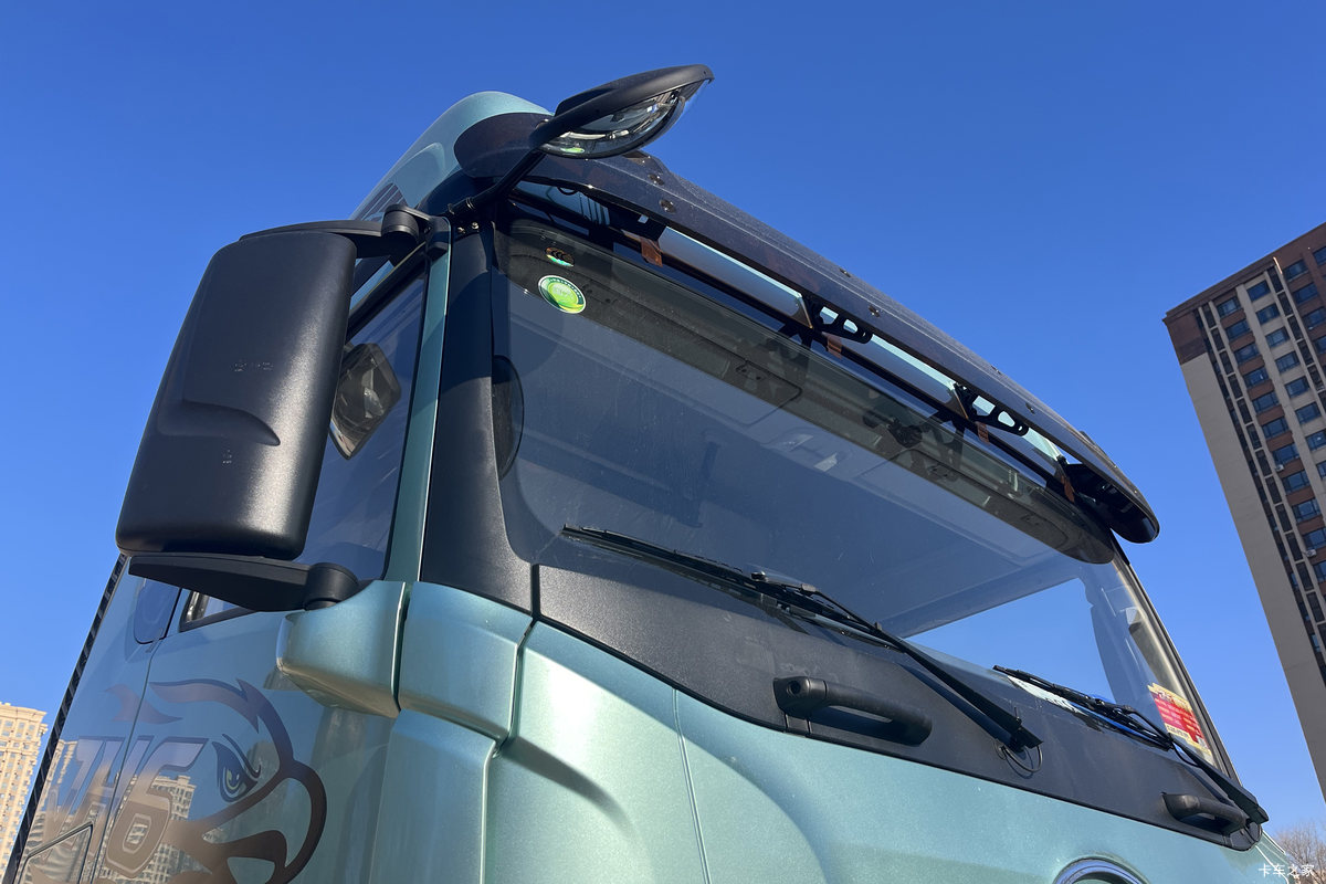 �ൺ���JH6 �����2.0 12.5L���� 580���� 8X4 ��ʿ��16�� AMT�Զ��� 9.5���Ű��դʽ�ػ������                                                