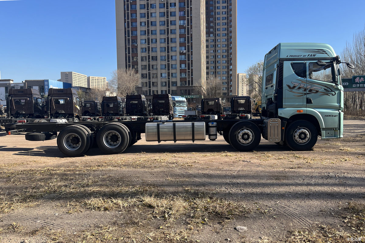 �ൺ���JH6 �����2.0 12.5L���� 580���� 8X4 ��ʿ��16�� AMT�Զ��� 9.5���Ű��դʽ�ػ������                                                